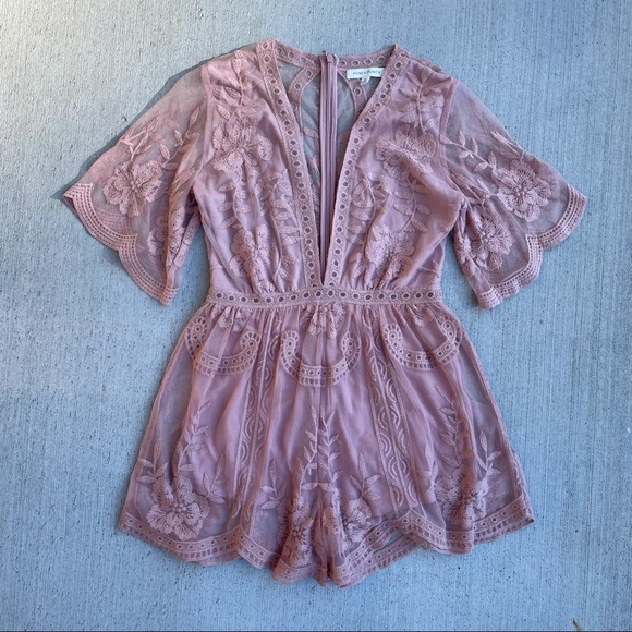 Honey Punch pretty sexy deep v-neck pink blush lace romper shorts M - Picture 12 of 14